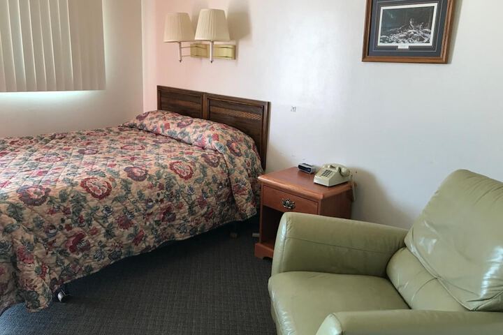 Room 27 of 52