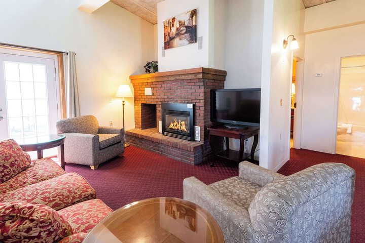 Fireside Inn & Suites Bangor