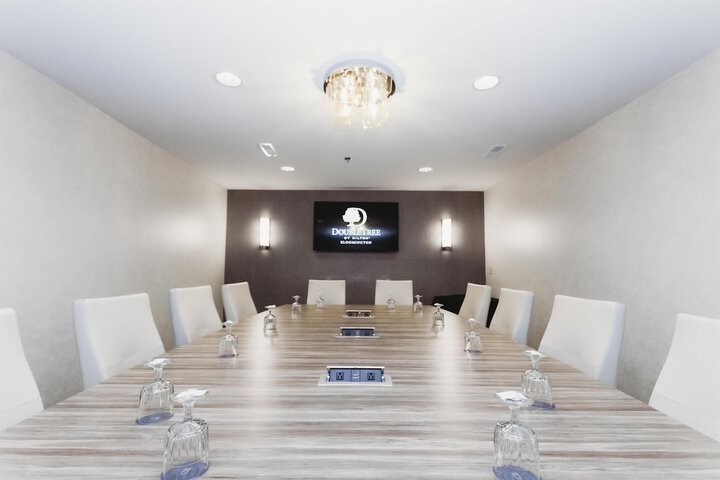 DoubleTree by Hilton Hotel Bloomington