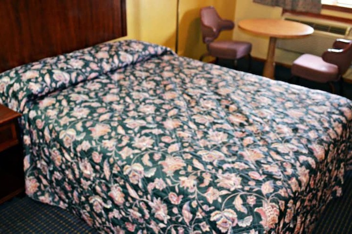 Room 32 of 47