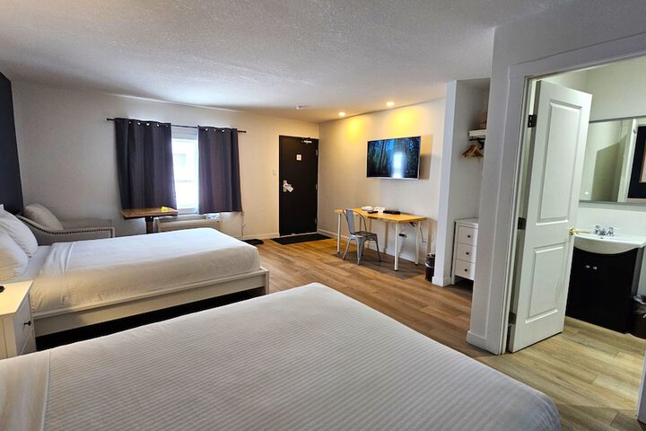 Cloud 9 Inn