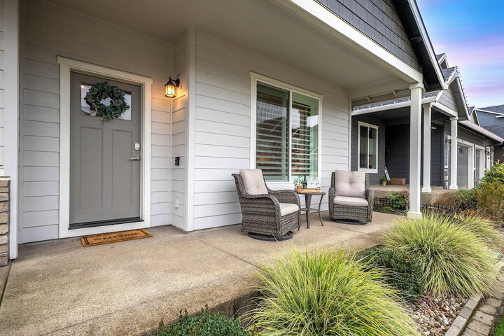 Elegant Escape: Tour Willamette Wine Country!