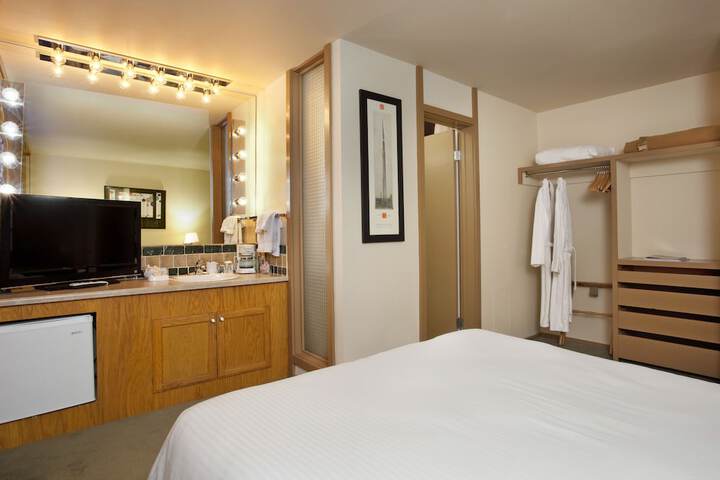 Room 18 of 31