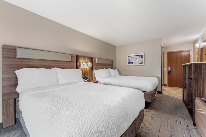Holiday Inn Express Pittsburgh East - Mall Area by IHG