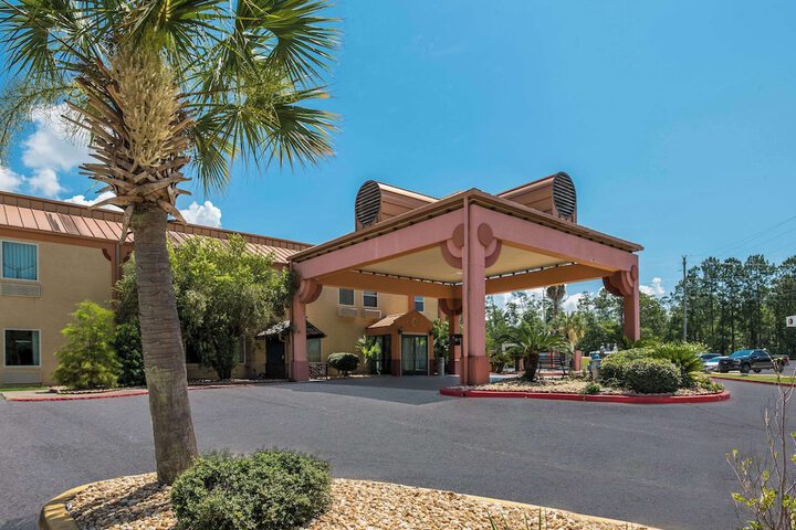 Econo Lodge Inn & Suites Diamondhead