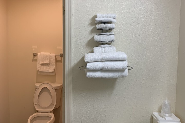 Room 16 of 26