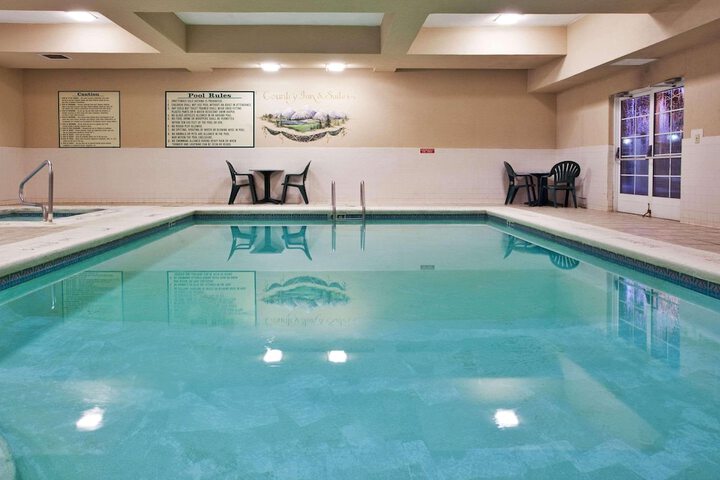 Country Inn & Suites by Radisson Helen, GA