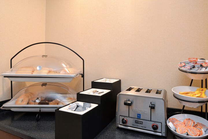Staybridge Suites Indianapolis-Airport by IHG