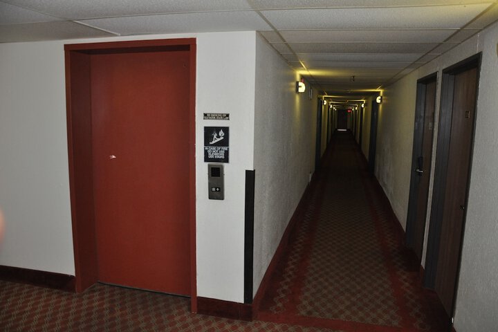 Ballroom/Hall 14 of 14