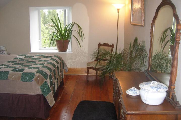 Room 9 of 40