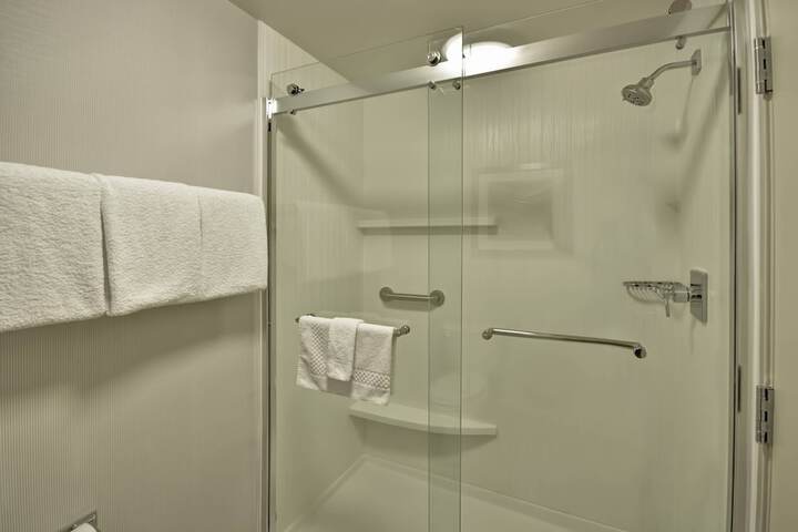 Room 12 of 30