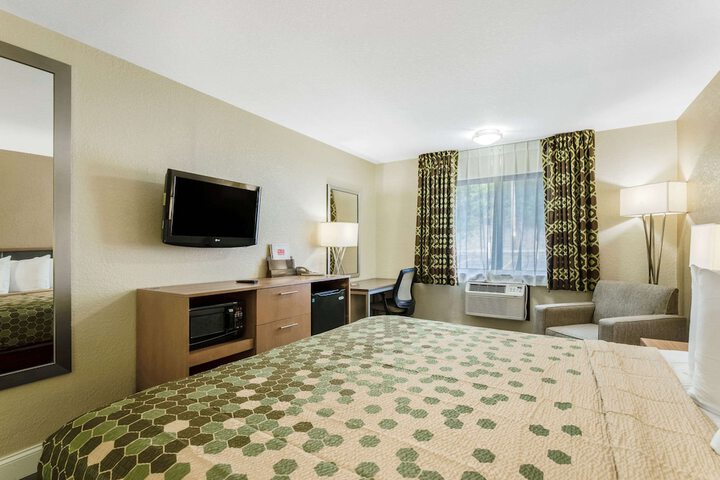 Room 12 of 30