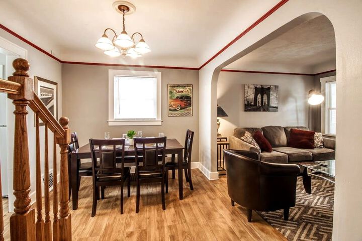 Automaniac Spot in the Heart of Pontiac 3 Beds 2 Baths