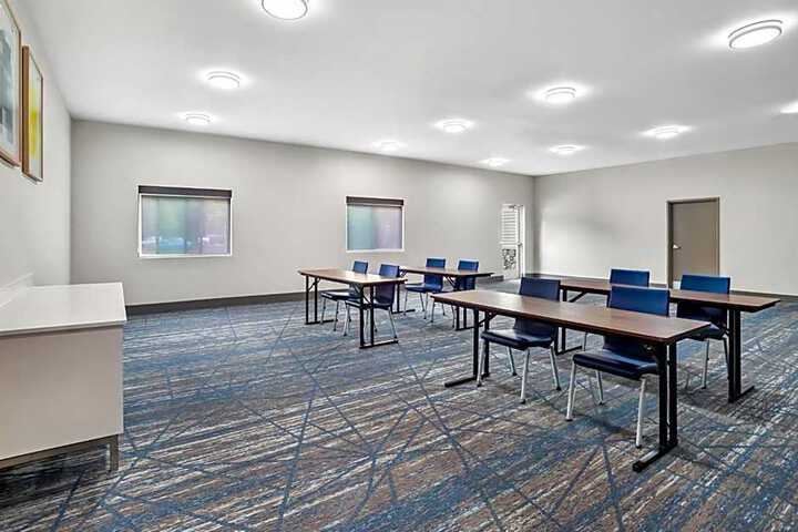 Holiday Inn Express & Suites Tumwater Olympia by IHG