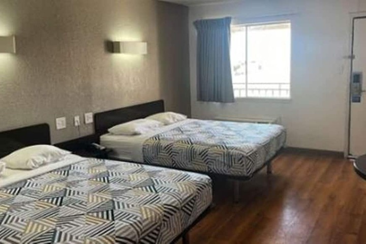 Room 18 of 19