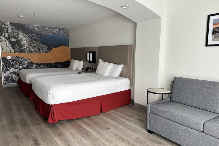 Room 42 of 76