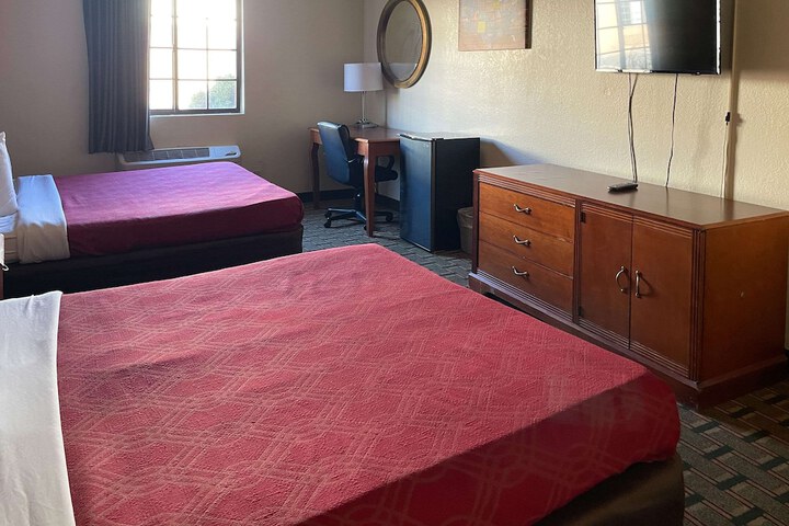 Room 19 of 35