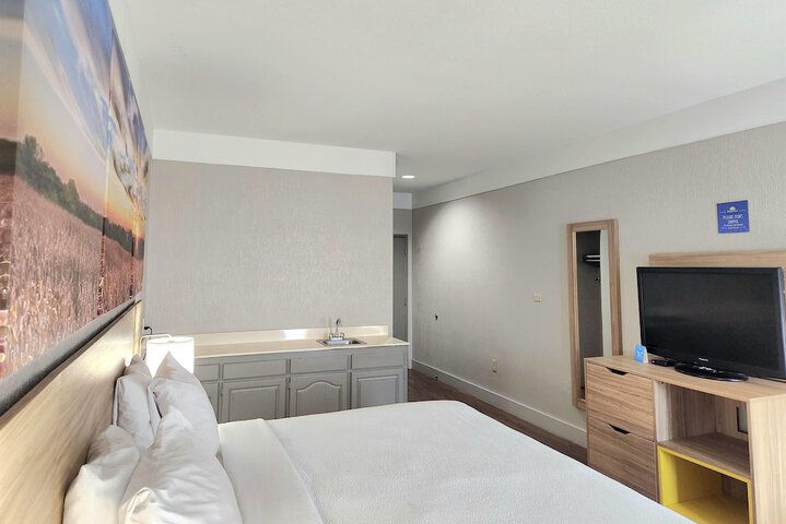 Days Inn by Wyndham Denham Springs-Baton Rouge East