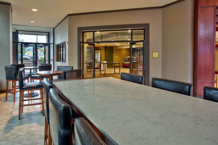 Breakfast/Coffee Service 48 of 55