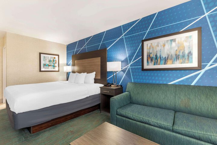 Room 18 of 40