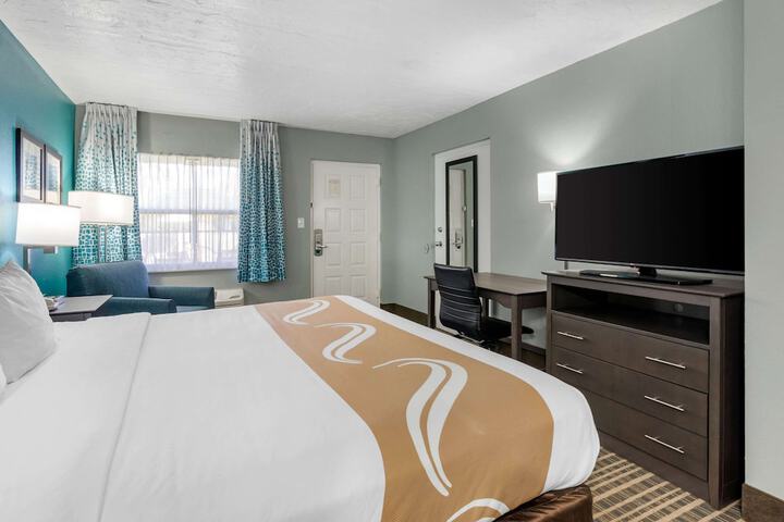 Room 17 of 30