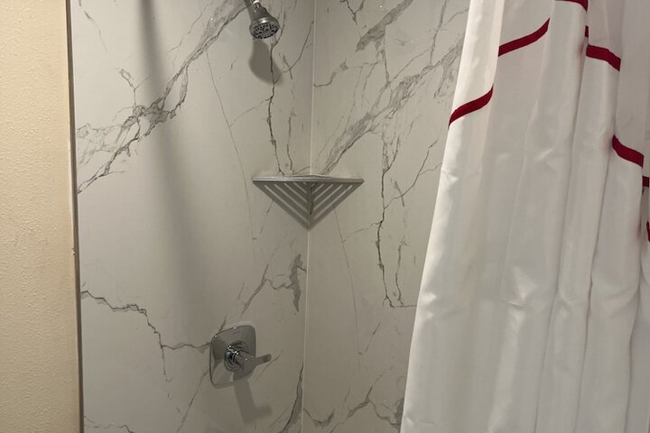 Room 8 of 16