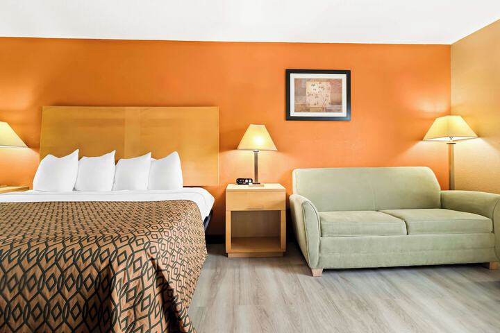 Room 26 of 37