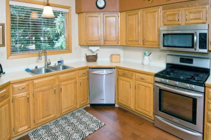 Spacious & Convenient Townhome #61 on the Golf Course