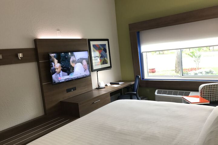 Room 29 of 38