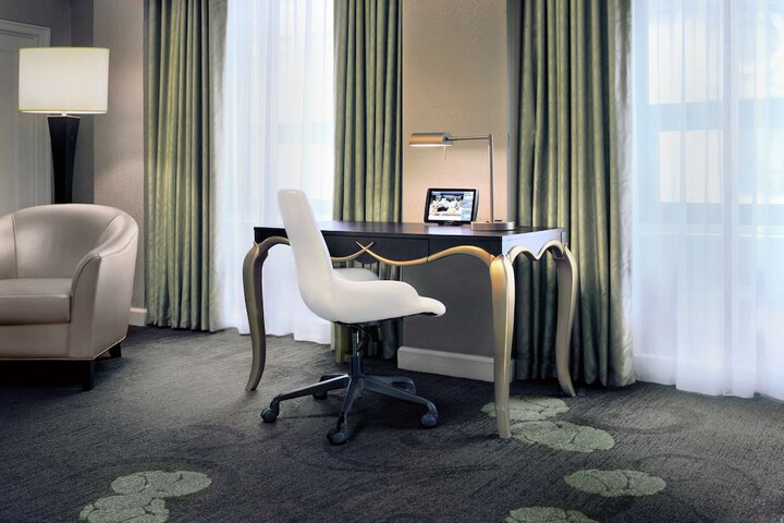 Room 43 of 87