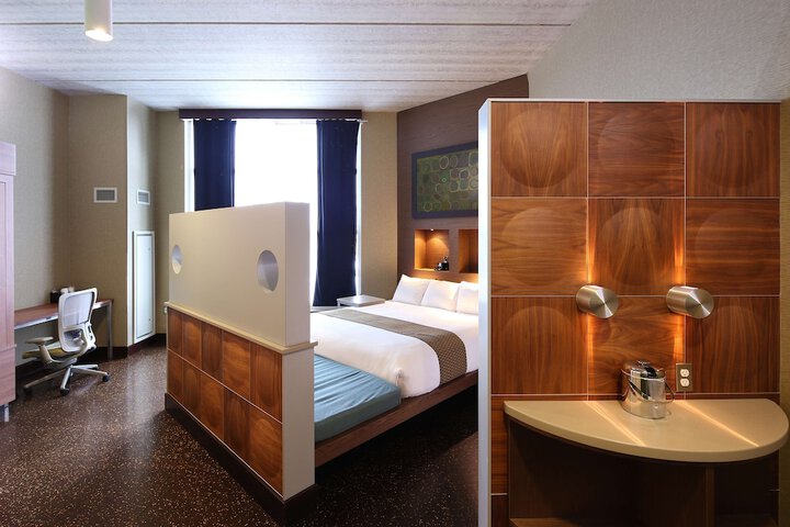 Tulyp Tapestry Collection by Hilton