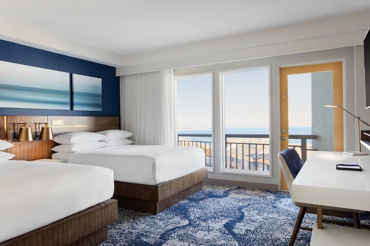 Delta Hotels by Marriott Virginia Beach Waterfront Suites
