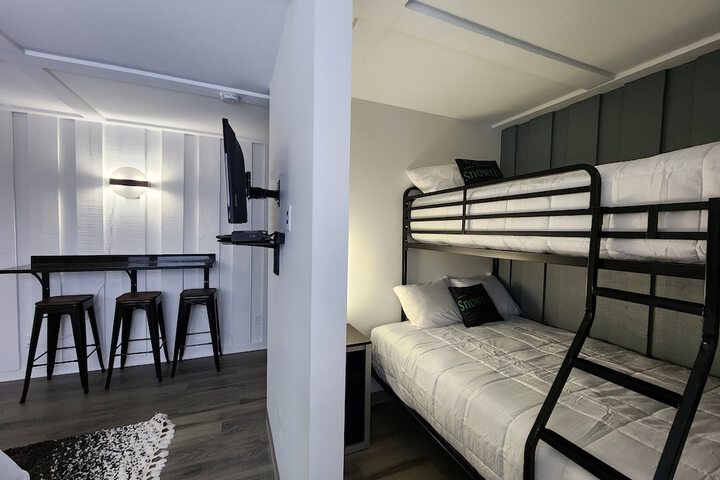 Room 10 of 40