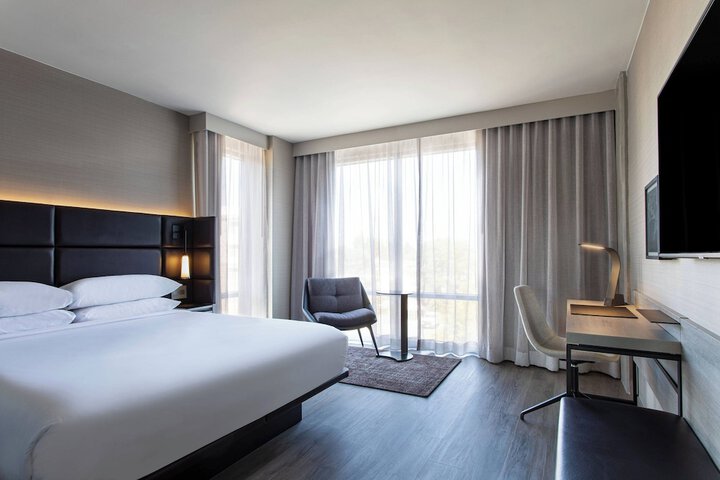 Room 25 of 37