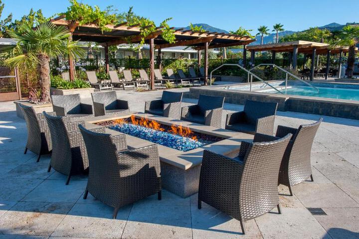 Calistoga Spa Hot Springs - Authentic Hot Springs Spa & Resort