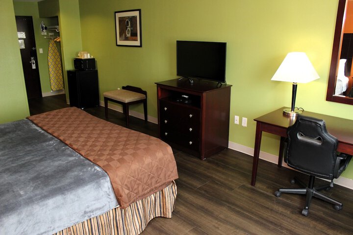 Room 17 of 27