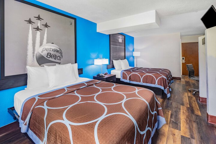 Room 8 of 30