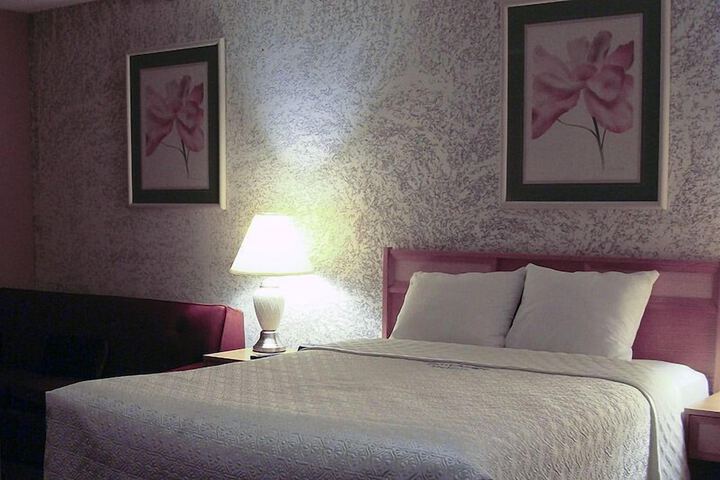 Room 5 of 20