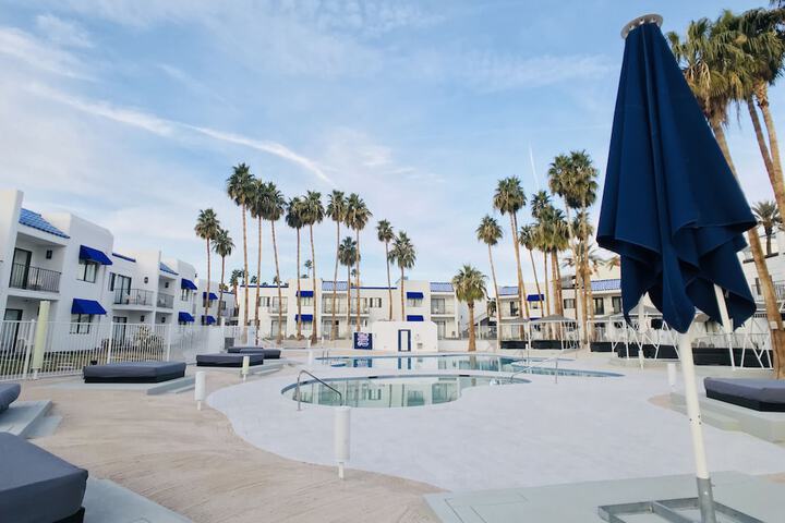 Pool 28 of 104