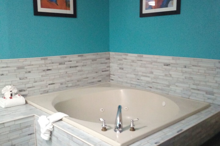 Hot Tub 44 of 47