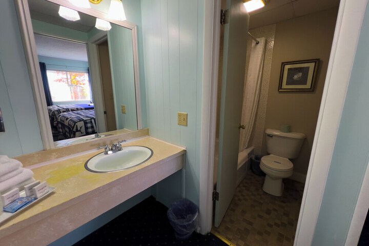 Room 70 of 81