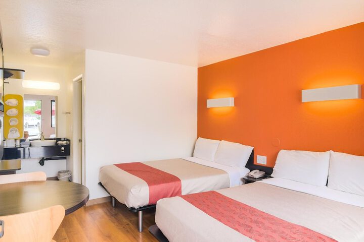 Room 21 of 46