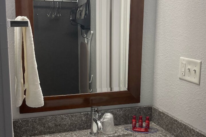 Room 34 of 58