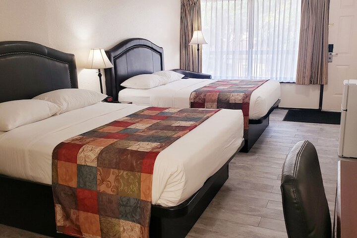 Room 27 of 62