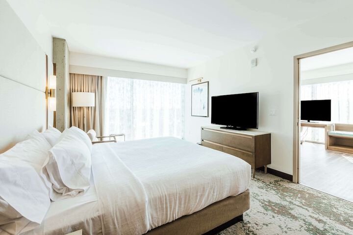 Room 72 of 120