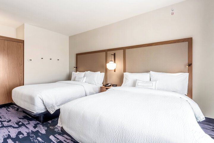 Room 18 of 32