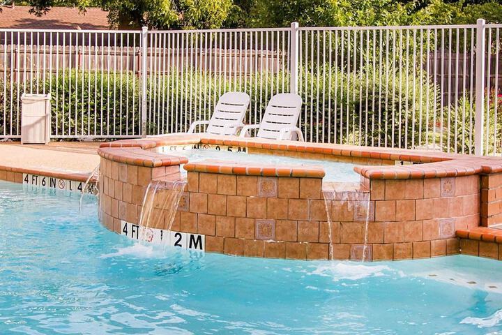 Pool 4 of 37