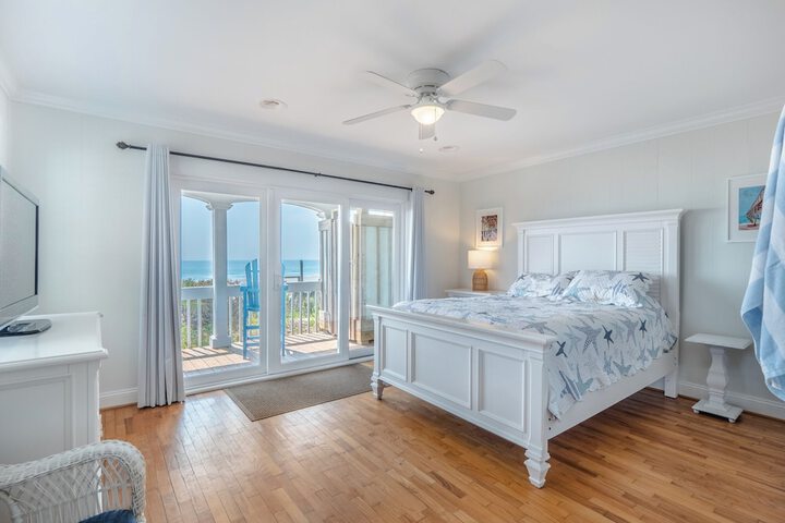 Surfside Cottage by Topsail Realty