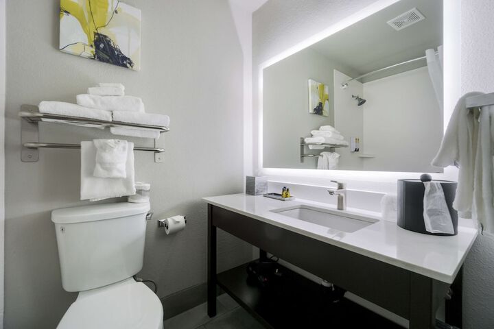 Room 44 of 93