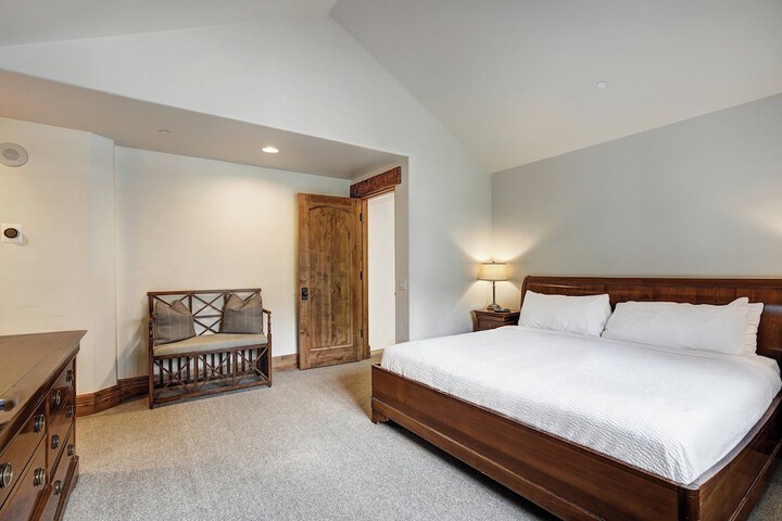 Room 299 of 450